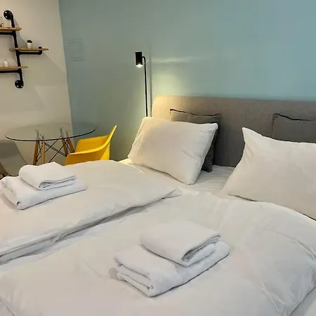 In Next To Caumasee *