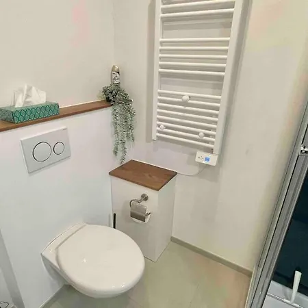 In Next To Caumasee شقة فيلمز